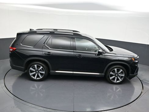 Used 2025 Honda Pilot Touring image 19