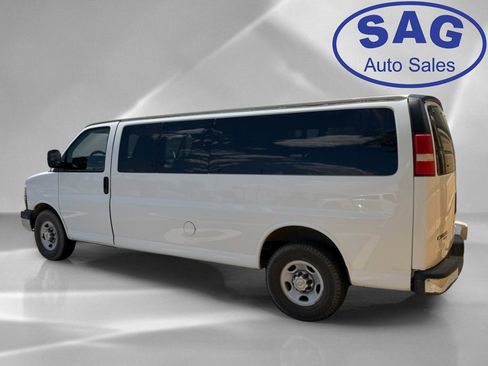 Used 2015 Chevrolet Express 3500 LT w/ LT Preferred Equipment Group RWD image 4