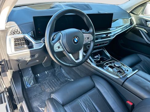 Used 2025 BMW X7 xDrive40i w/ Premium Package AWD/4WD image 7