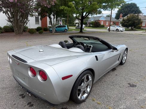 Used 2005 Chevrolet Corvette Convertible w/ Preferred Equipment Group RWD image 24