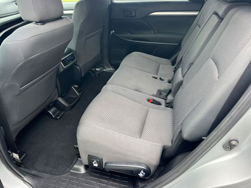 Used 2019 Toyota Highlander LE image 21