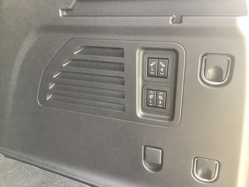 New 2026 Chevrolet Traverse RS image 8