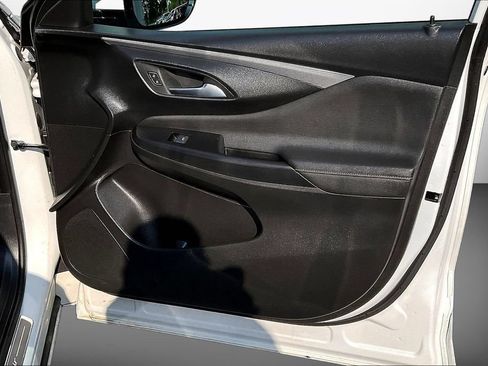 Used 2024 Buick Envista Avenir FWD image 28
