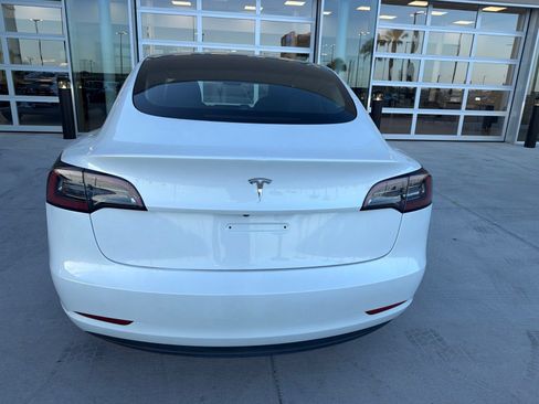 Used 2023 Tesla Model 3 Standard Range RWD image 3