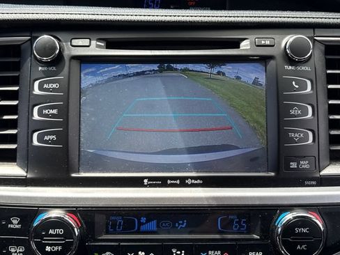 Used 2019 Toyota Highlander SE AWD/4WD image 26