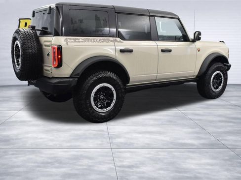 New 2025 Ford Bronco Badlands image 4