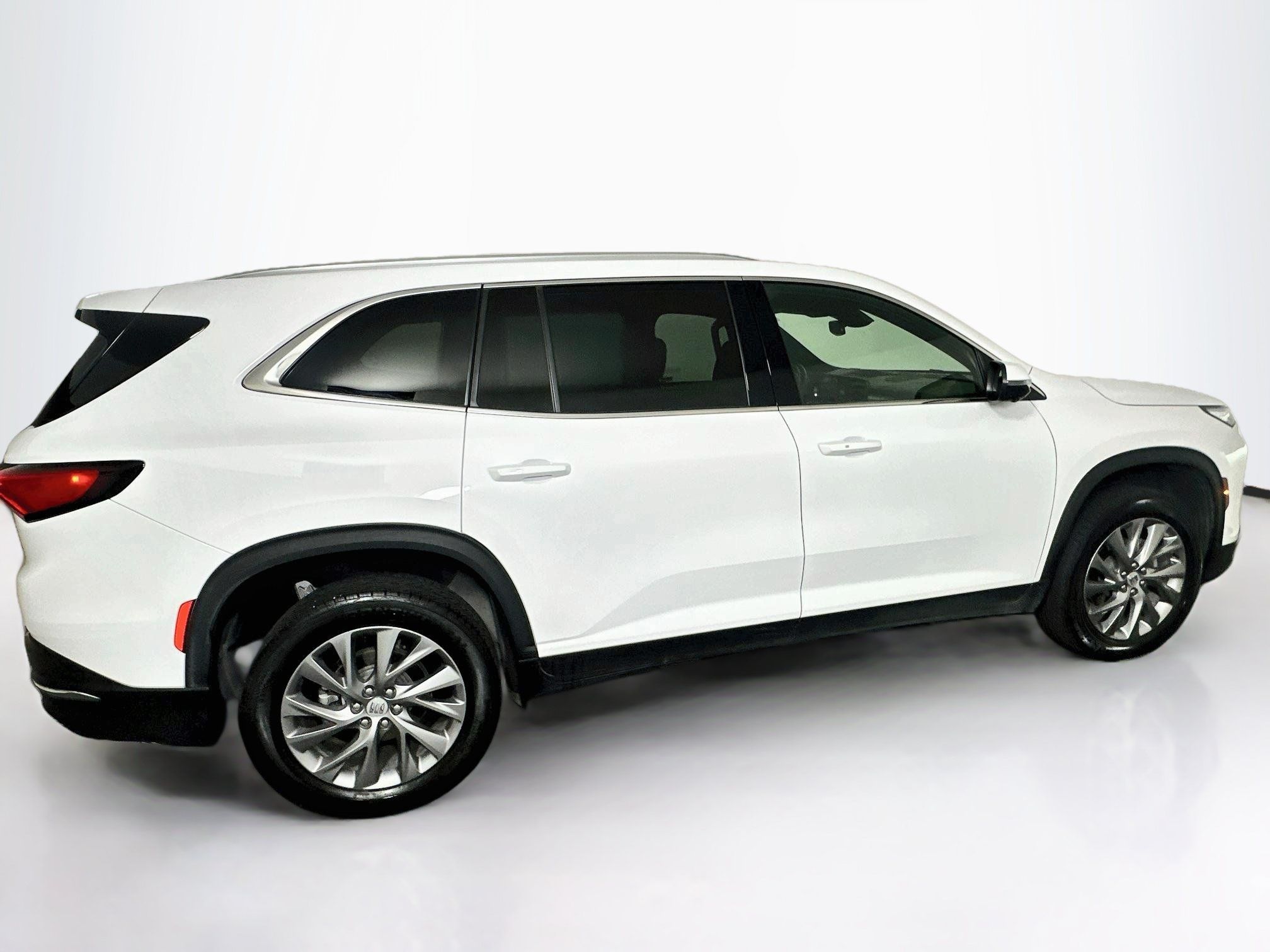 Used 2025 Buick Enclave Preferred FWD image 10