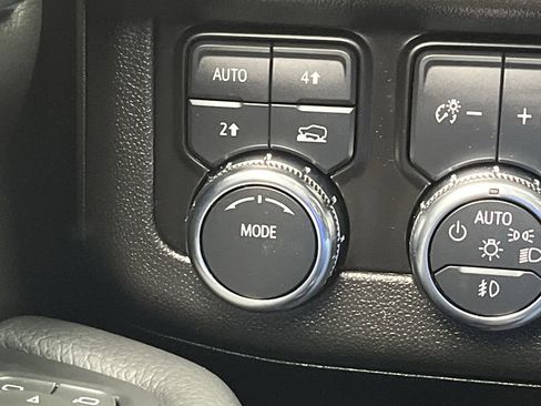 Certified 2025 GMC Yukon XL Denali w/ Sun & Power Step Package image 20