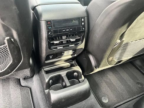 Used 2023 Jeep Grand Cherokee L Limited w/ Luxury Tech Group II AWD/4WD image 33