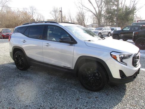 Used 2021 GMC Terrain SLT w/ Infotainment Package II image 6