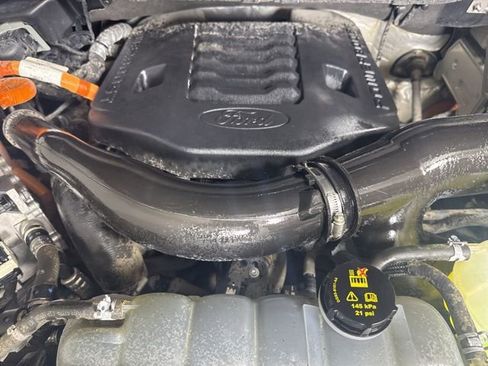 Used 2023 Ford F150 Lariat w/ Trailer Tow Package image 9