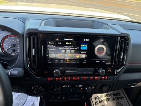 Used 2025 Nissan Frontier PRO-4X w/ Pro Premium Package AWD/4WD image 13