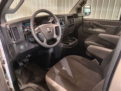 Used 2024 GMC Savana 2500 Work Van w/ Driver Convenience Package image 10