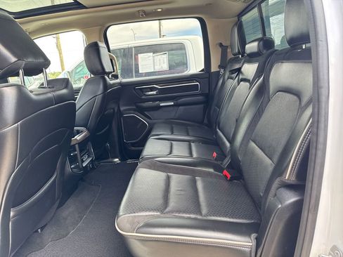 Used 2019 RAM 1500 Laramie AWD/4WD image 11