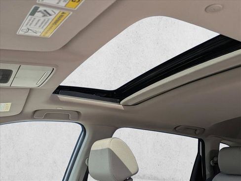 Used 2025 Honda CR-V EX image 13