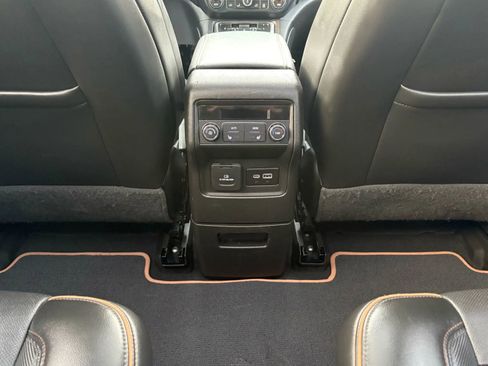 Used 2022 GMC Acadia AT4 w/ Technology Package image 17