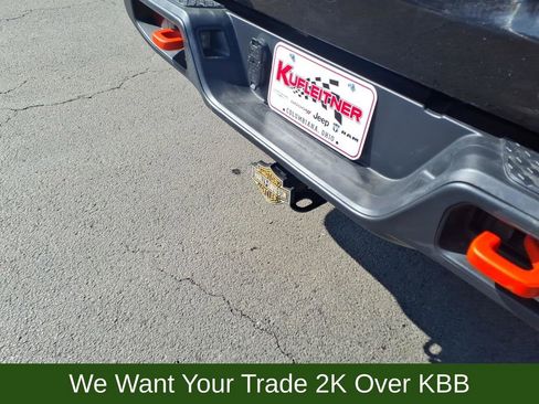 Used 2023 Jeep Gladiator Mojave w/ Cold Weather Group image 25