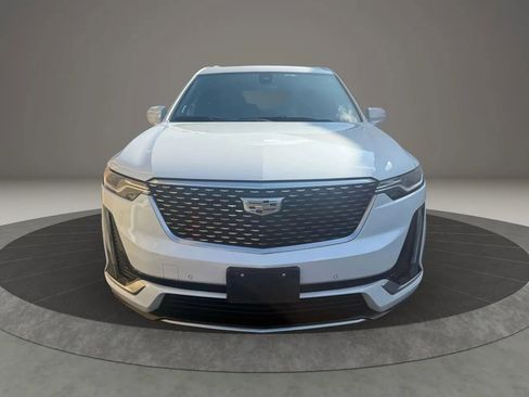 Used 2021 Cadillac XT6 Premium Luxury image 2