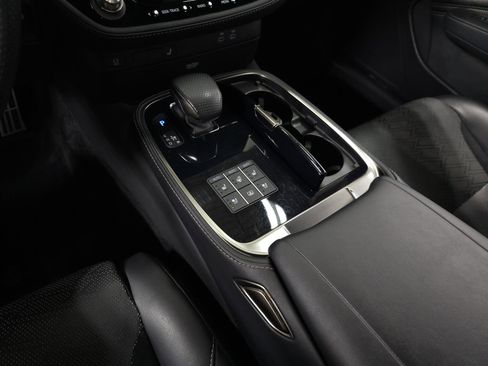 Used 2023 Lexus LS 500 F Sport w/ Accessory Package (Z2) image 31