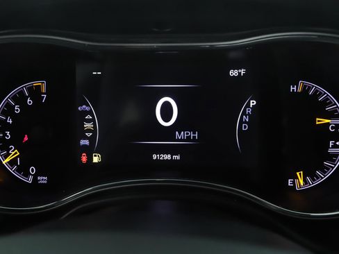 Used 2020 Jeep Grand Cherokee Laredo AWD/4WD image 10