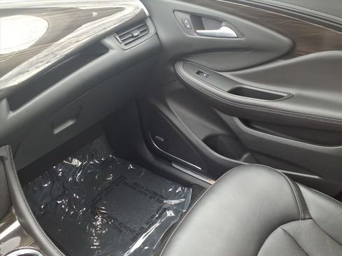 Used 2019 Buick Envision Premium image 24