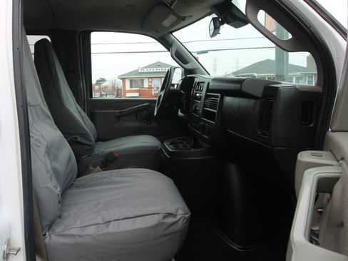 Used 2019 Chevrolet Express 3500 LT w/ LT Preferred Equipment Group image 10