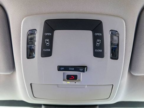 Certified 2025 Toyota Sienna LE FWD image 28