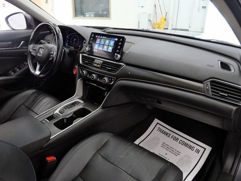 Used 2020 Honda Accord Touring image 16