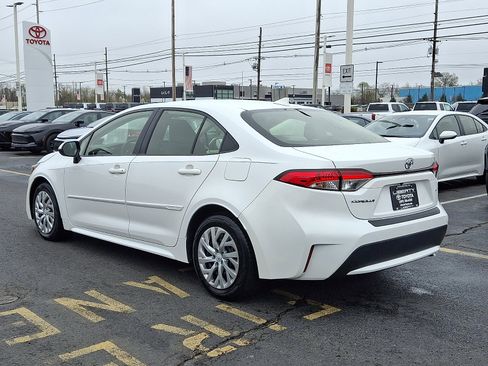 Used 2020 Toyota Corolla LE image 5