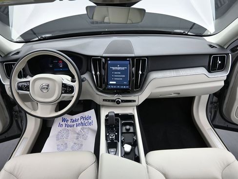 Certified 2024 Volvo XC60 B5 Plus AWD/4WD image 22