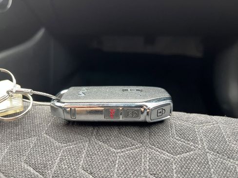 Used 2025 Kia Seltos S image 22