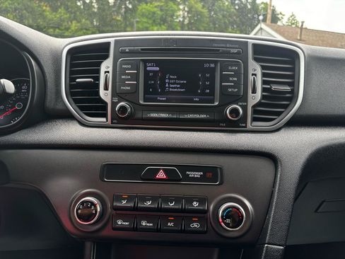 Used 2017 Kia Sportage LX AWD/4WD image 17