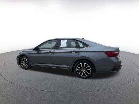 Used 2025 Volkswagen Jetta SE image 10