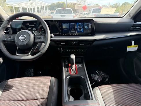 New 2026 Nissan Kicks SR w/ Cold Weather Package image 17