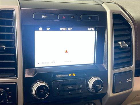 Used 2018 Ford F150 Lariat w/ Equipment Group 502A Luxury image 28