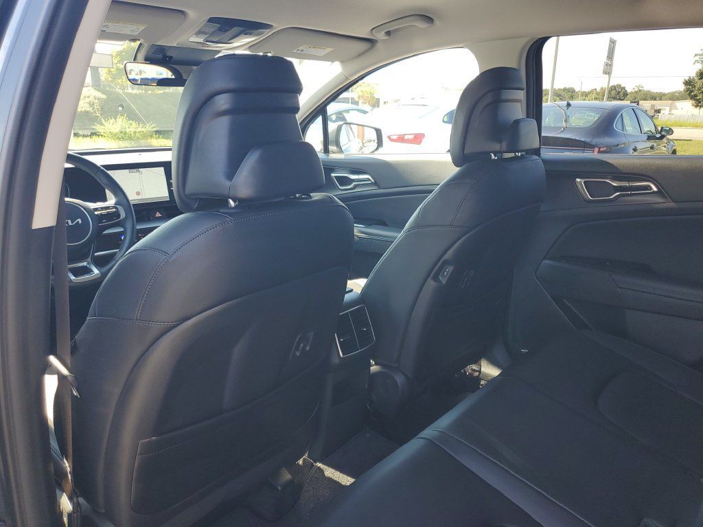Used 2025 Kia Sportage EX AWD/4WD image 22