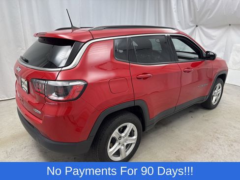 Used 2023 Jeep Compass Latitude AWD/4WD image 3