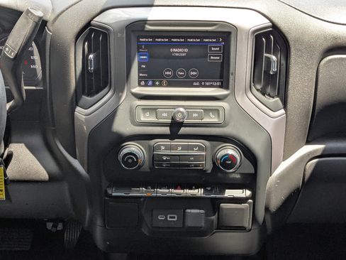 Used 2022 Chevrolet Silverado 1500 Custom RWD image 17