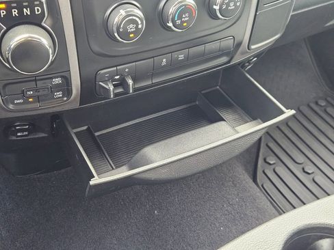 Used 2017 RAM 1500 Express AWD/4WD image 22