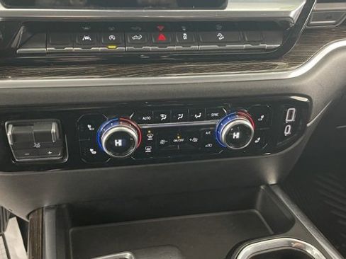 Used 2022 GMC Sierra 1500 Elevation w/ Preferred Package image 40