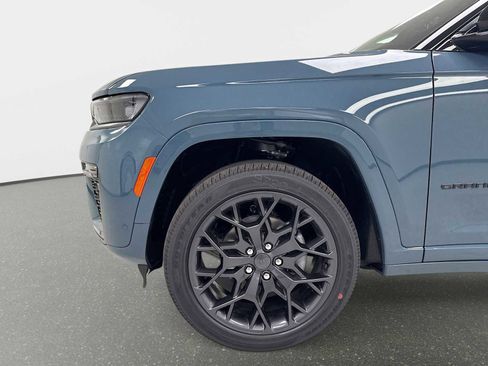 New 2026 Jeep Grand Cherokee Summit AWD/4WD image 19