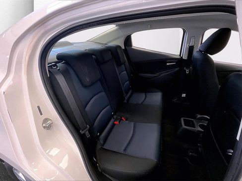 Used 2017 Toyota Yaris iA image 19