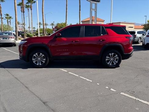 Used 2025 Chevrolet Equinox LT FWD image 1
