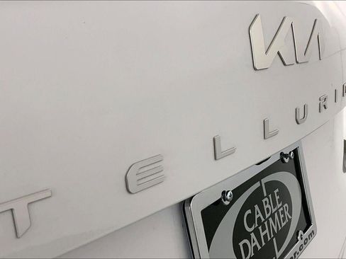 Used 2024 Kia Telluride S FWD image 8