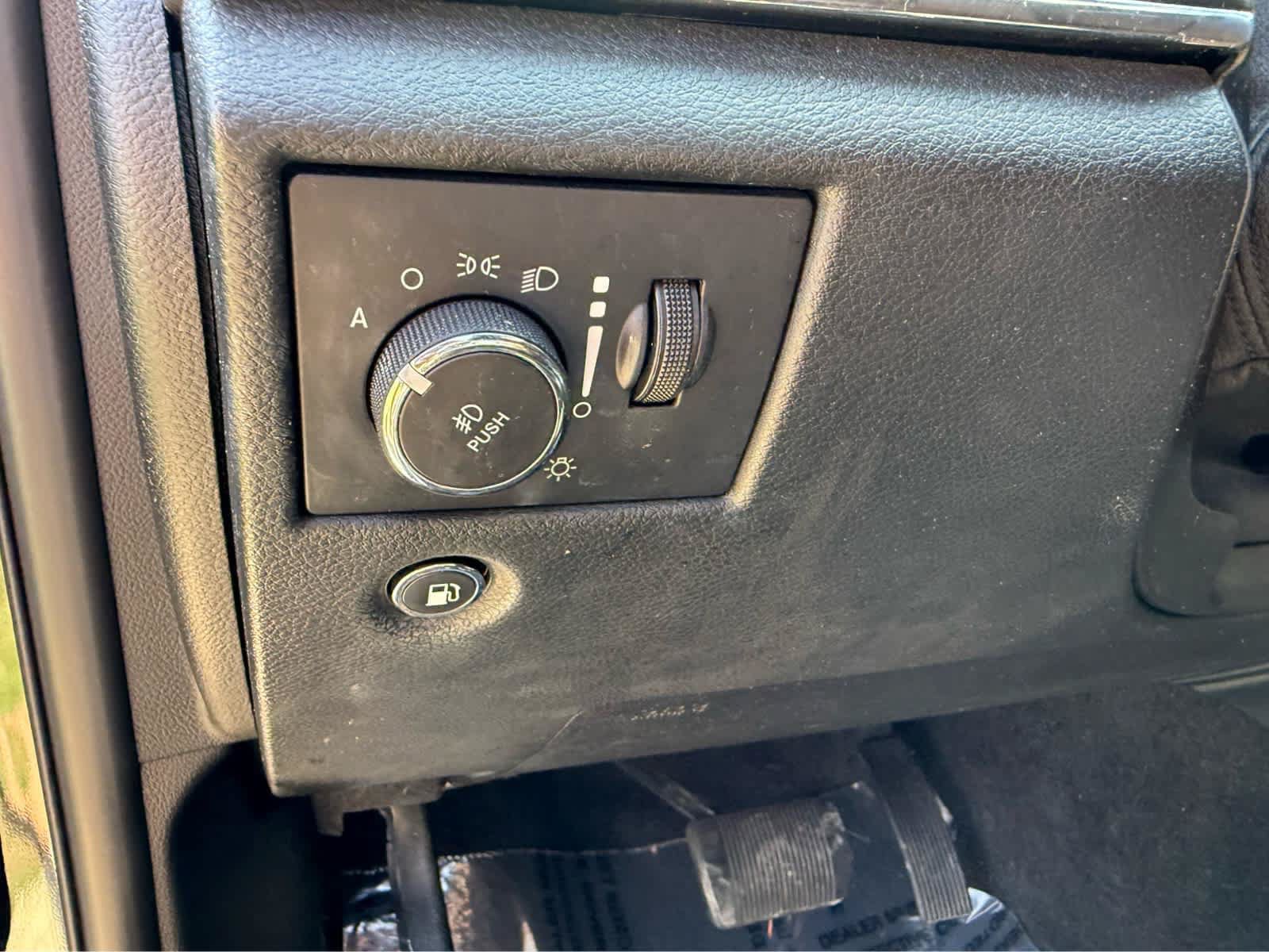 Used 2022 Jeep Grand Cherokee Limited AWD/4WD image 16