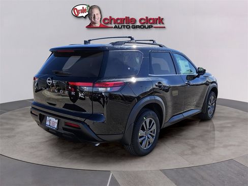 New 2026 Nissan Pathfinder SV image 6