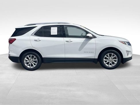 Used 2019 Chevrolet Equinox LT FWD image 2