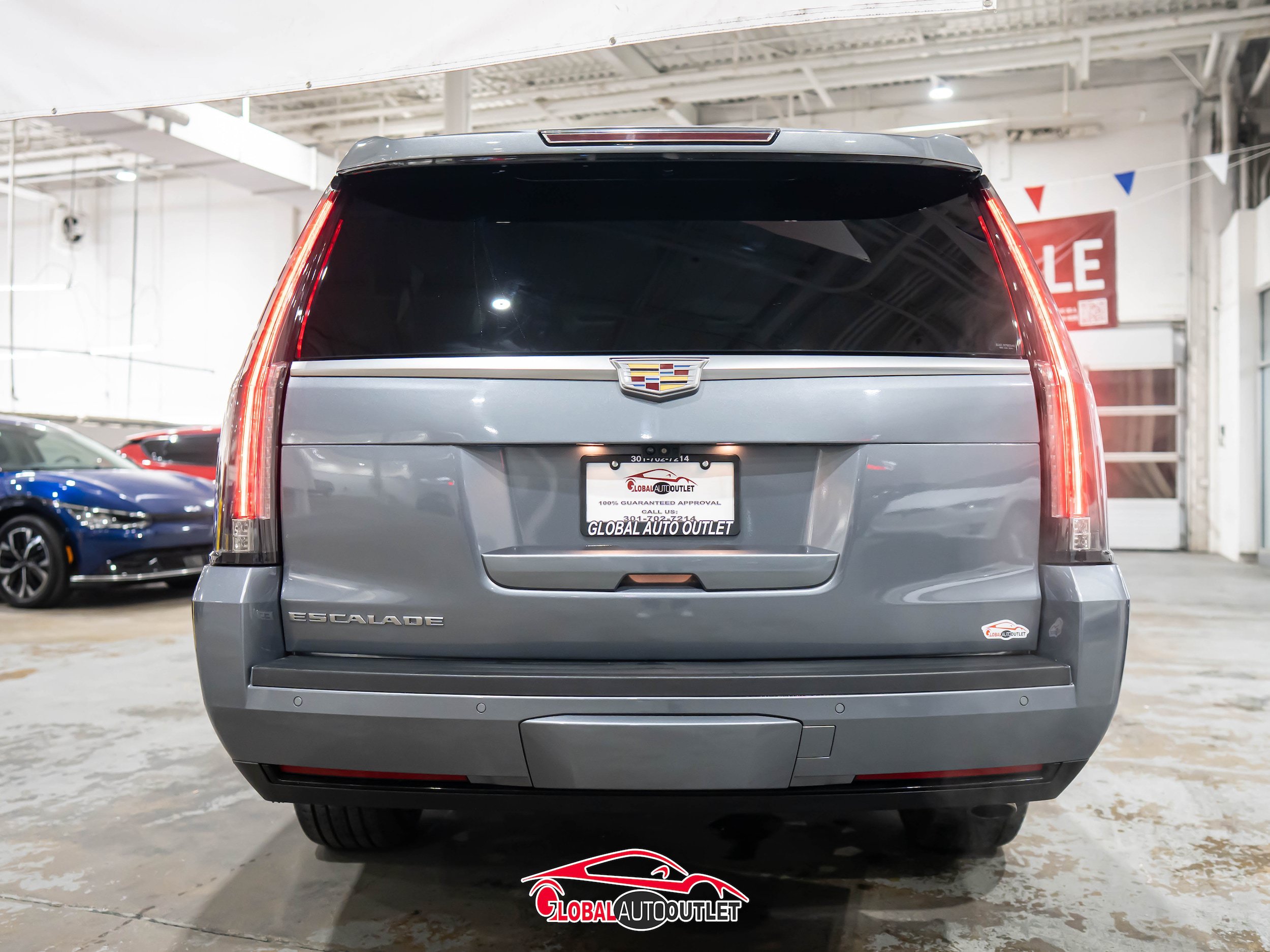 Used 2019 Cadillac Escalade ESV Luxury AWD/4WD image 6