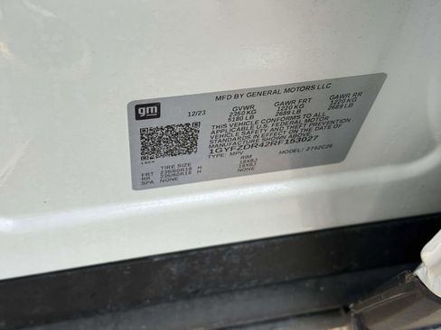 Used 2024 Cadillac XT4 Premium Luxury image 31