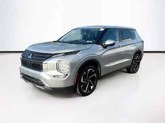 Used 2022 Mitsubishi Outlander SE video 3